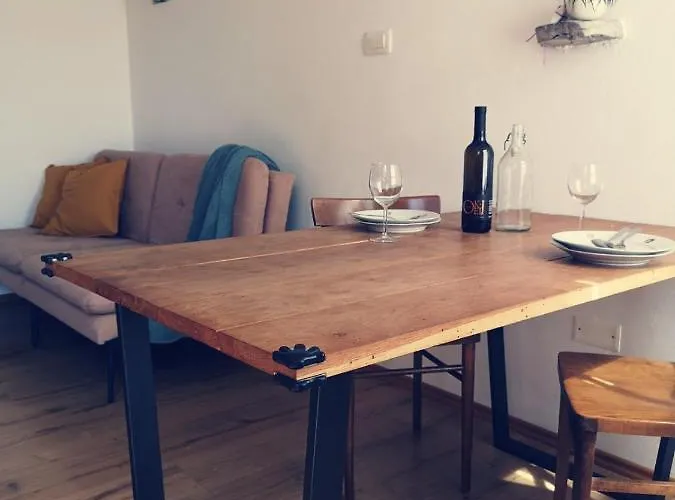 Apartma Kras * Komen